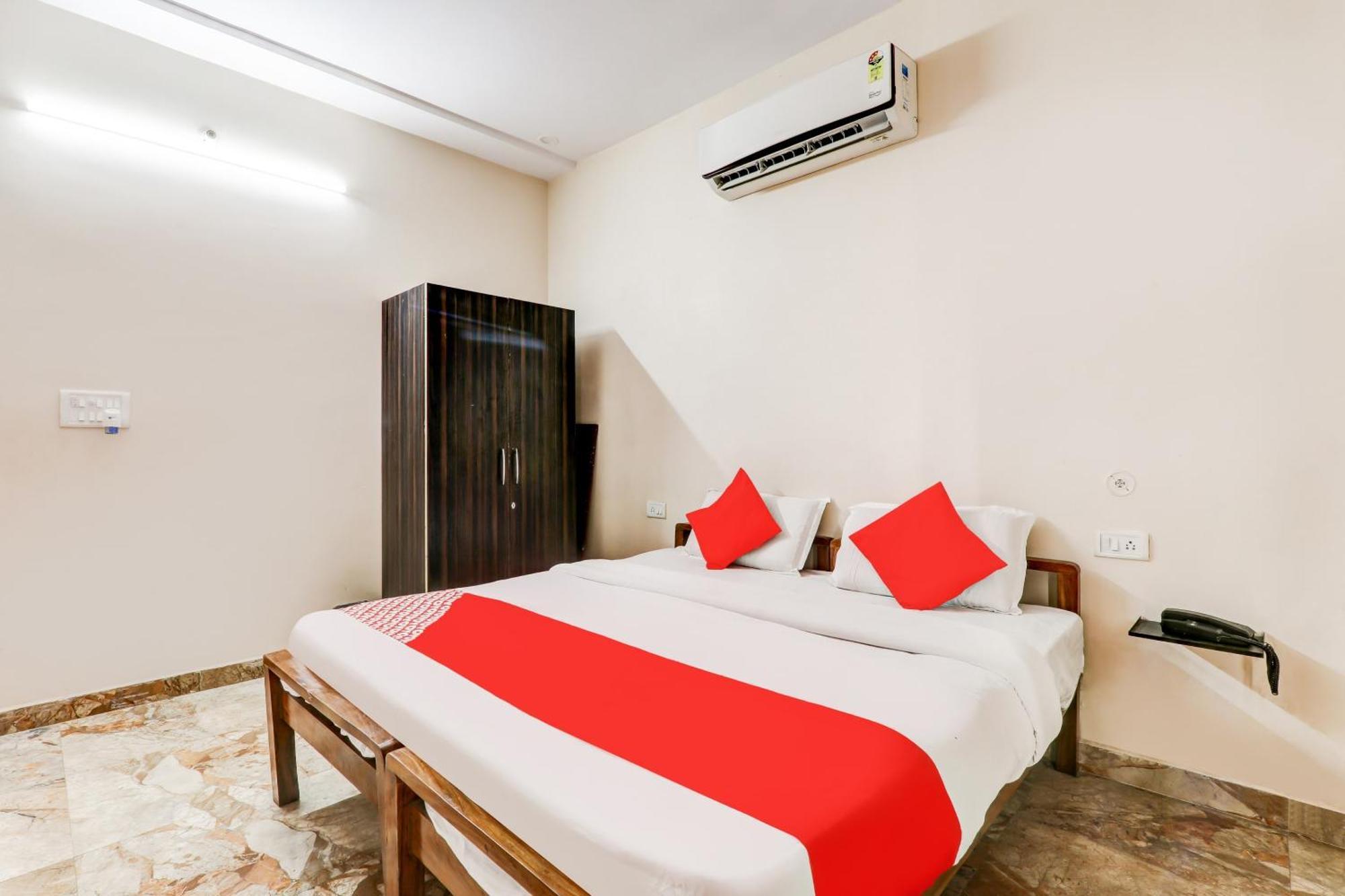Oyo Flagship Raghuvar Palace Hotel Lucknow Exterior photo